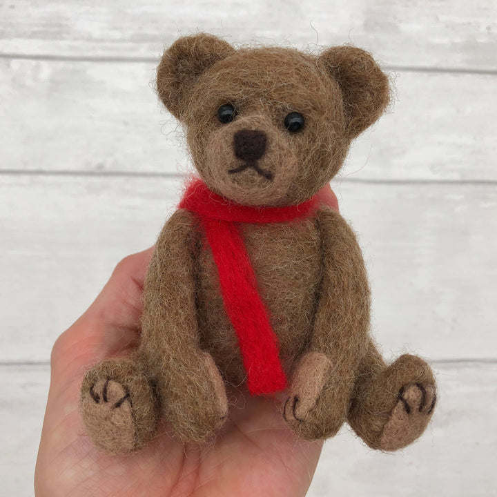 Bergin & Bath - Needle Felting Kit - Teddy Bear. Beginners felt kit.