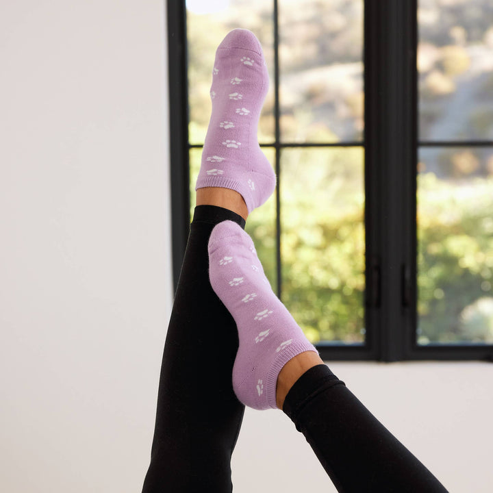 Conscious Step - Ankle Socks that Save Dogs (Purple Paw Prints)