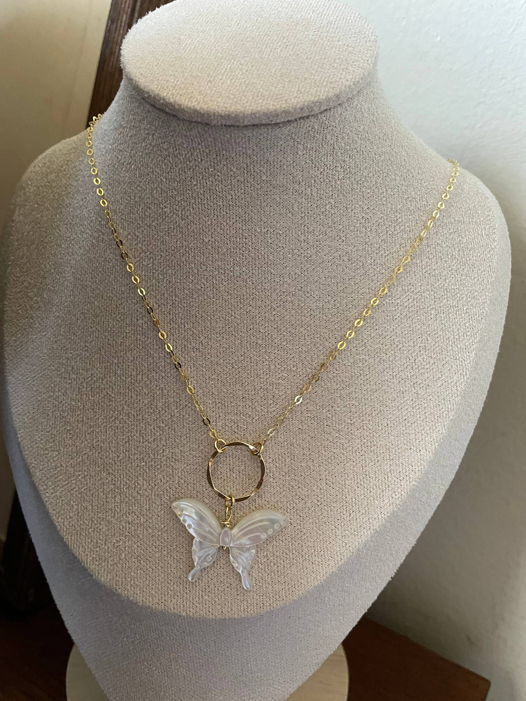 Vuela Necklace