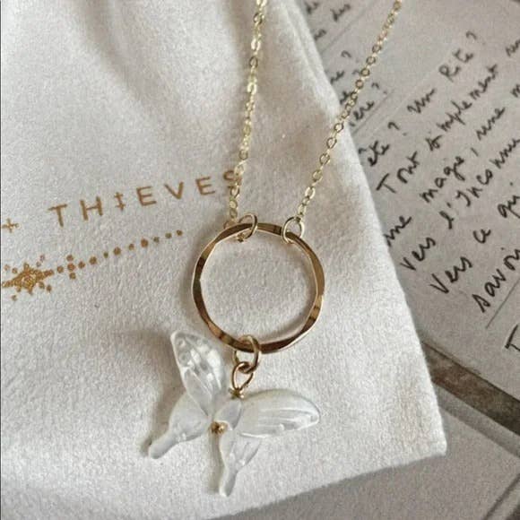 Vuela Necklace