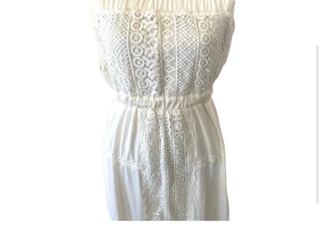 Pre-Owned: Shinestar White Crochet Lace Maxi Dress