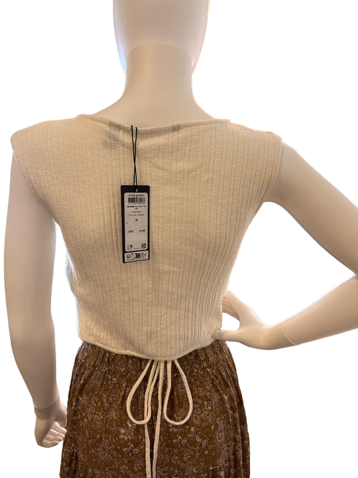 Pre-Owned: New With Tags-VERO MODA CROP TOP-JRS MED.
