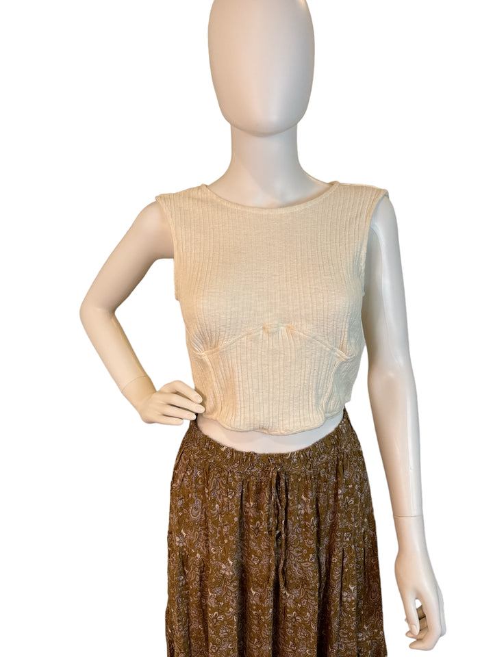 Pre-Owned: New With Tags-VERO MODA CROP TOP-JRS MED.