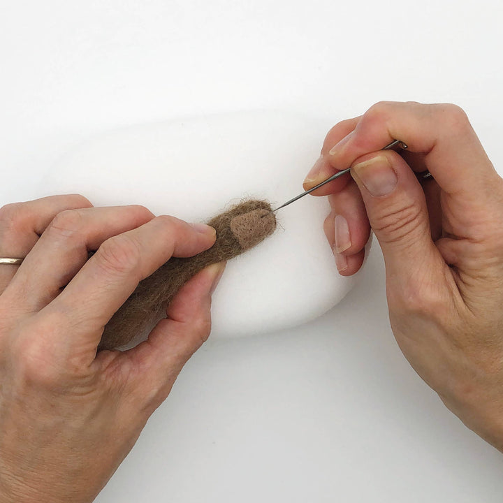Bergin & Bath - Needle Felting Kit - Teddy Bear. Beginners felt kit.