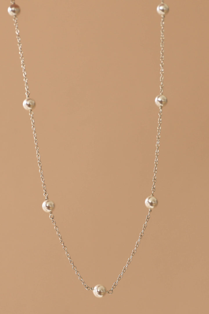 SILVER PEARL STATION NECKLACE